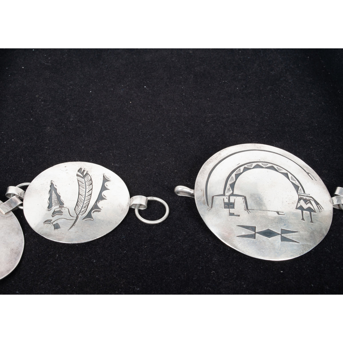 MCM Native American Navajo Silver Engraved Storyteller Concho Belt Willie Yazzie circa 1960