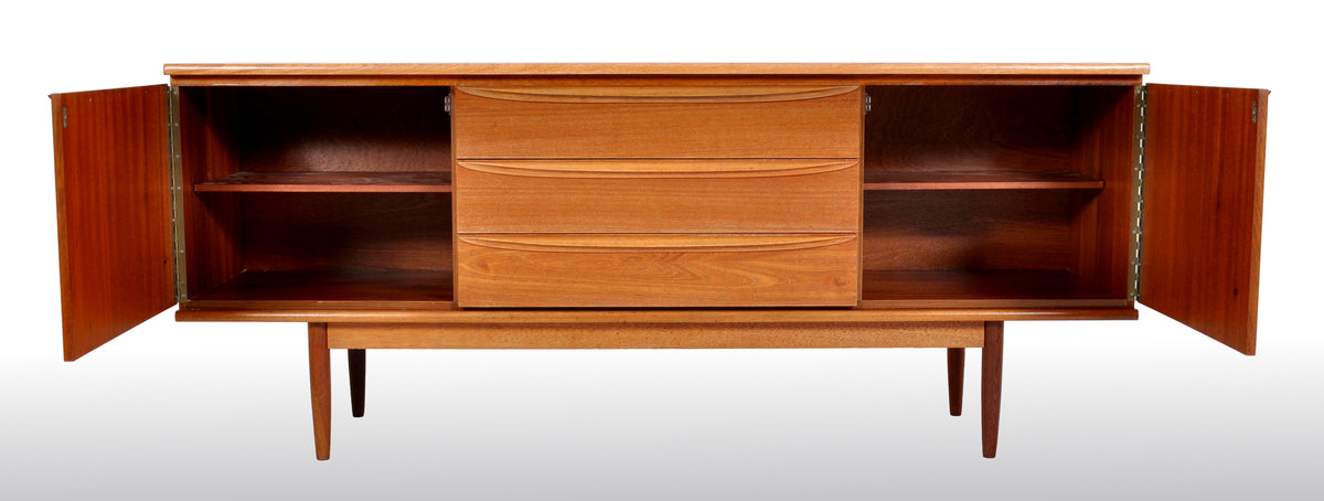 Mid-Century Modern Danish Credenza in Teak, 1960s