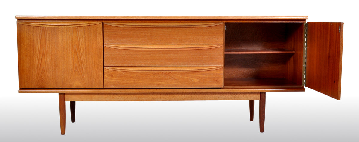 Mid-Century Modern Danish Credenza in Teak, 1960s