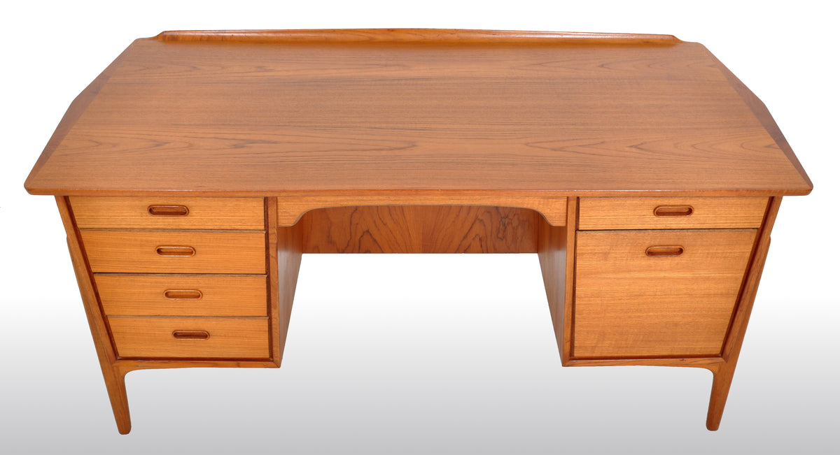 Mid-Century Modern Danish Teak Desk by Svend A. Madsen for Sigurd Hansen Møbelfabrik, 1960s