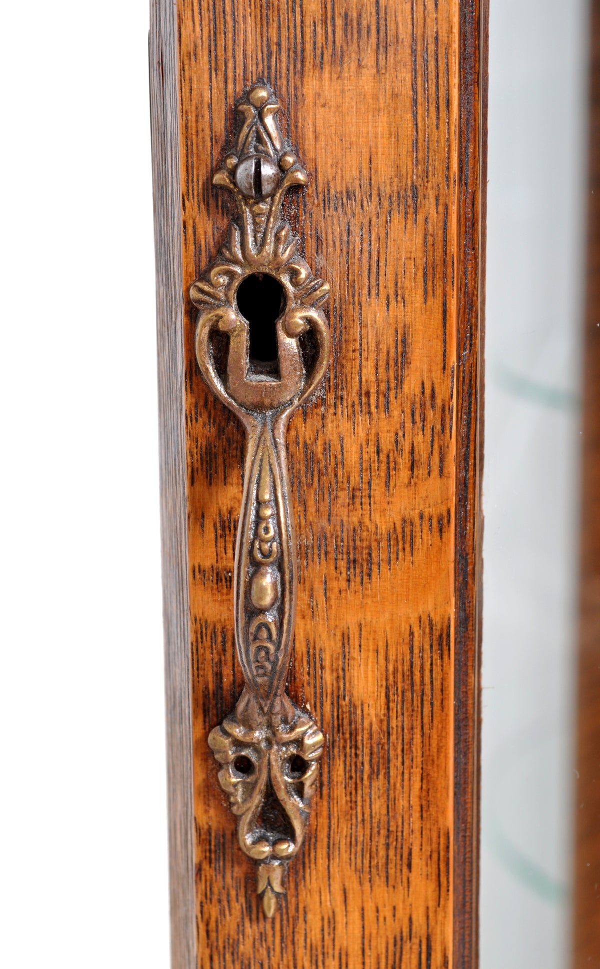 Antique American R. J. Horner Carved Oak Winged Griffin China Hutch / Cabinet, circa 1890