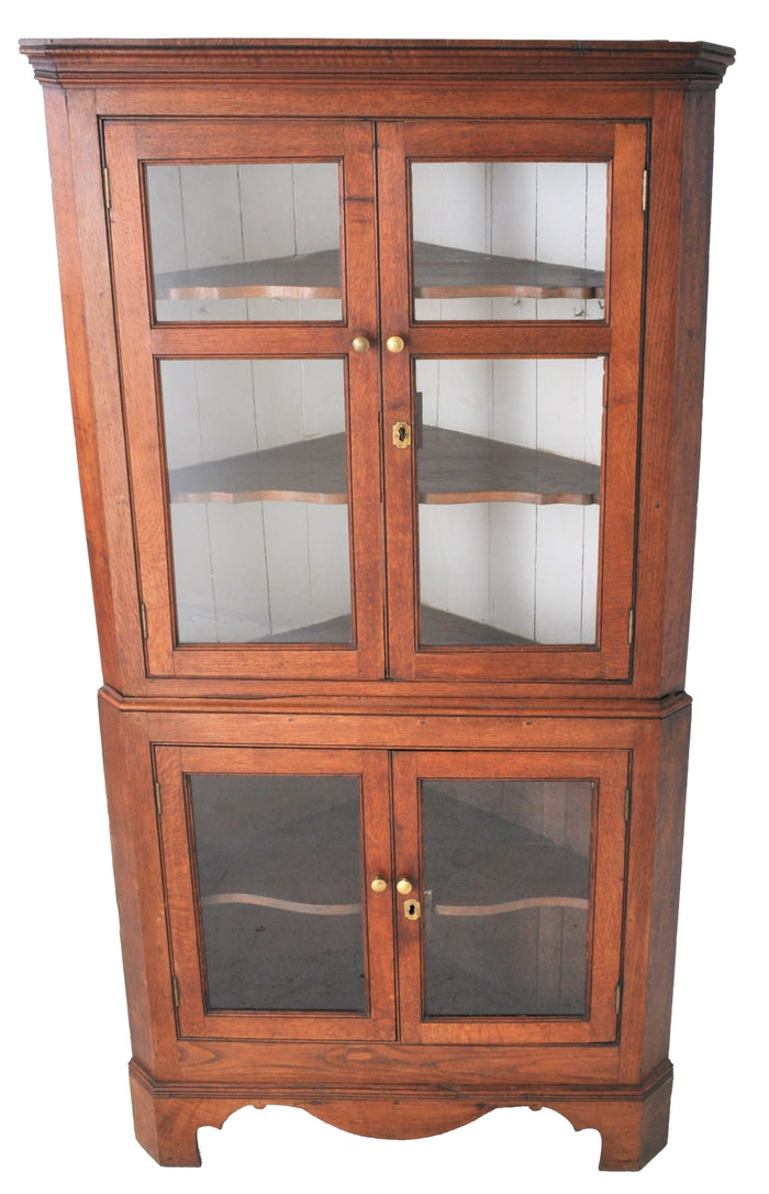Antique English Oak Corner Cabinet, circa 1810