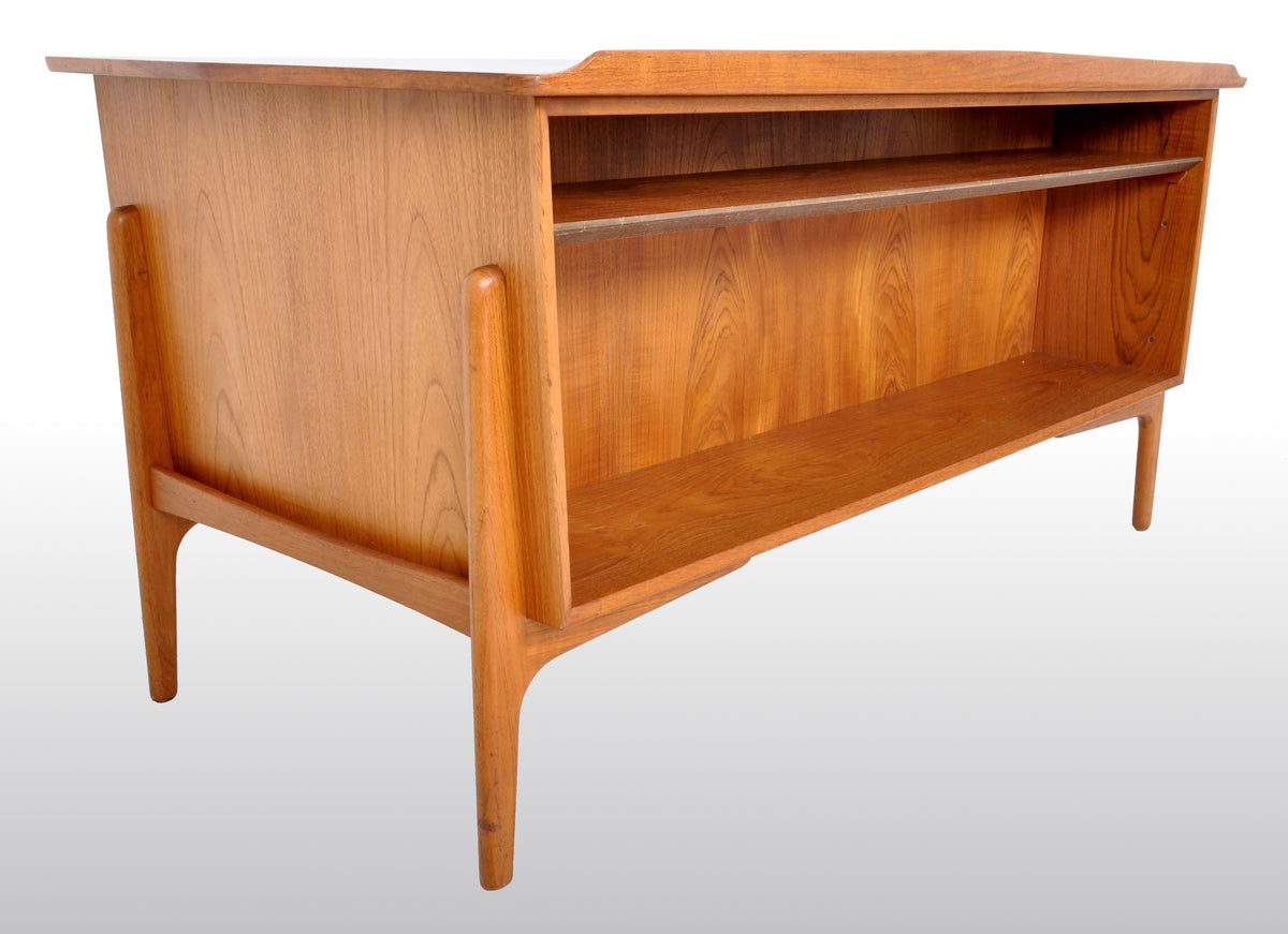 Mid-Century Modern Danish Teak Desk by Svend A. Madsen for Sigurd Hansen Møbelfabrik, 1960s