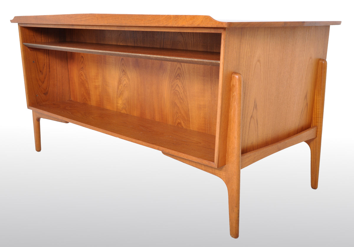 Mid-Century Modern Danish Teak Desk by Svend A. Madsen for Sigurd Hansen Møbelfabrik, 1960s