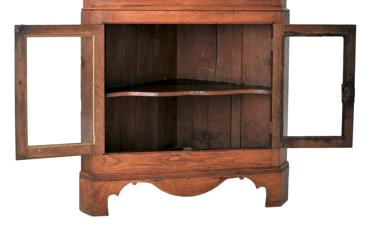 Antique English Oak Corner Cabinet, circa 1810