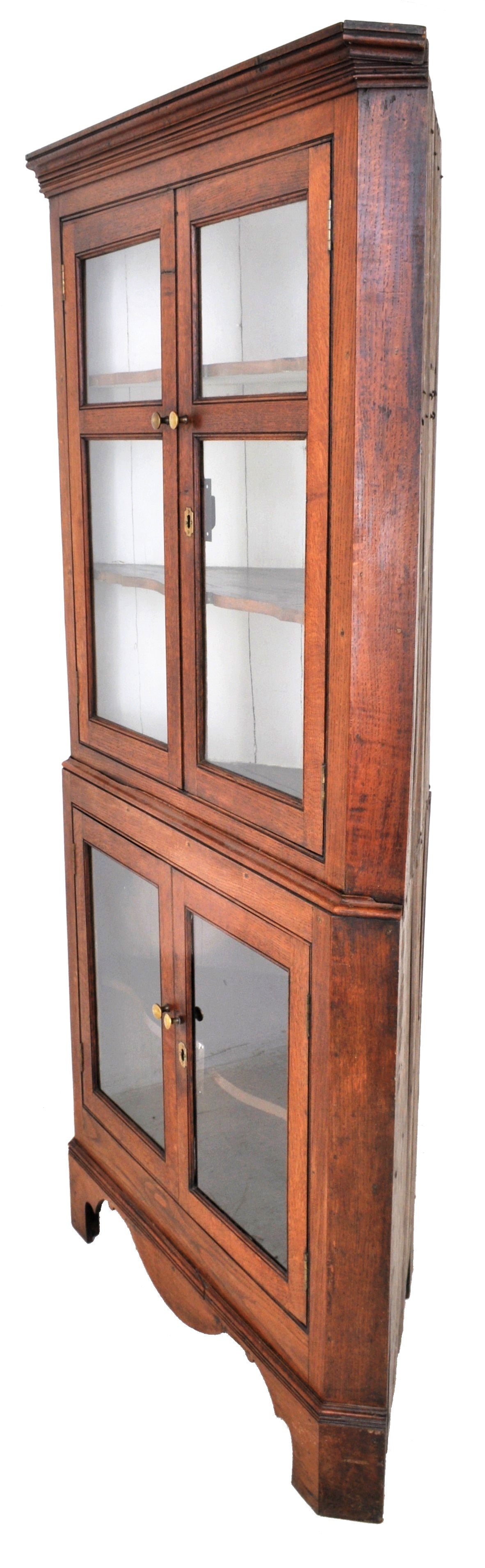 Antique English Oak Corner Cabinet, circa 1810