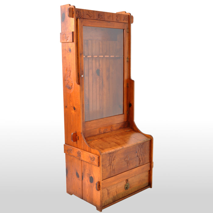 Antique American Carved Knotty Pine Country Gun / Rifle Display Cabinet, circa 1920
