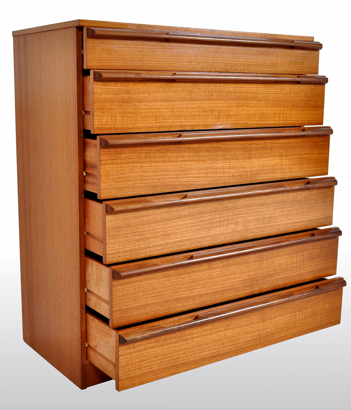 Mid-Century Modern Danish Chest of Drawers / Dresser in Teak, 1960s