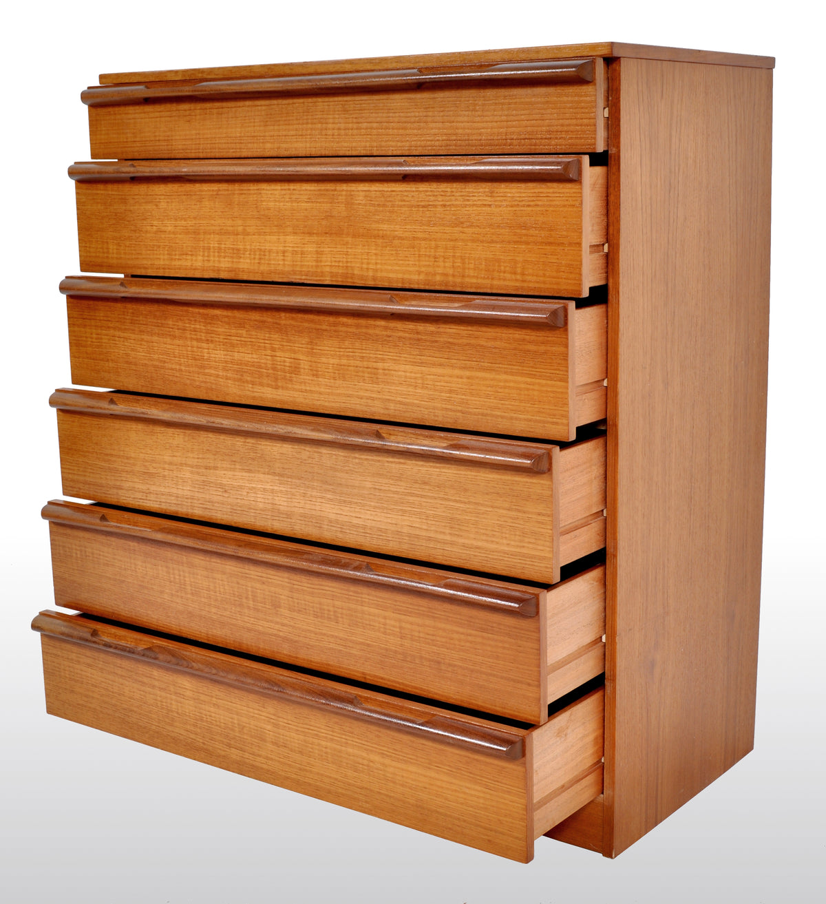 Mid-Century Modern Danish Chest of Drawers / Dresser in Teak, 1960s