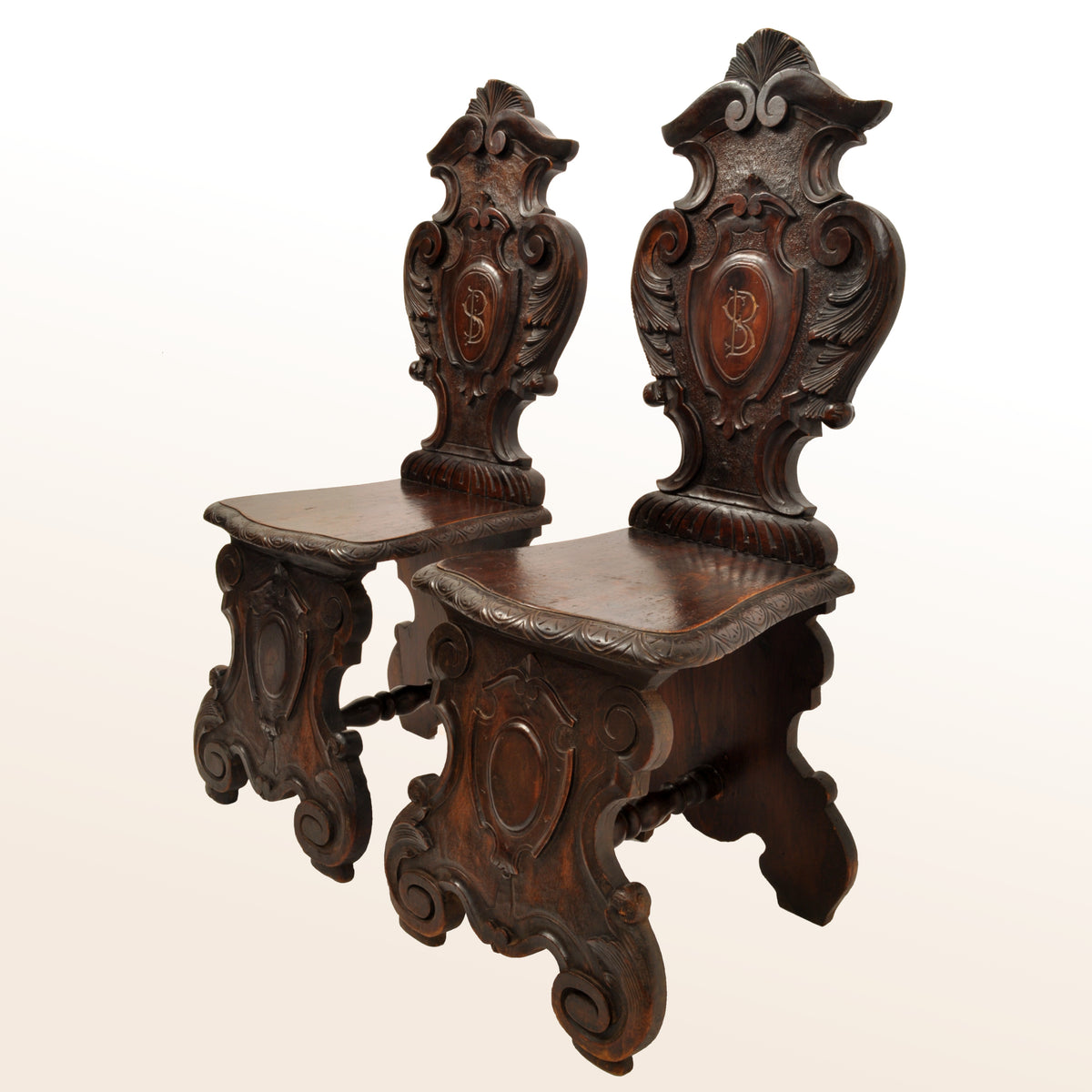 Set of Four Antique 18th Century Italian Carved Walnut Sgabello Hall Side Chairs, circa 1780