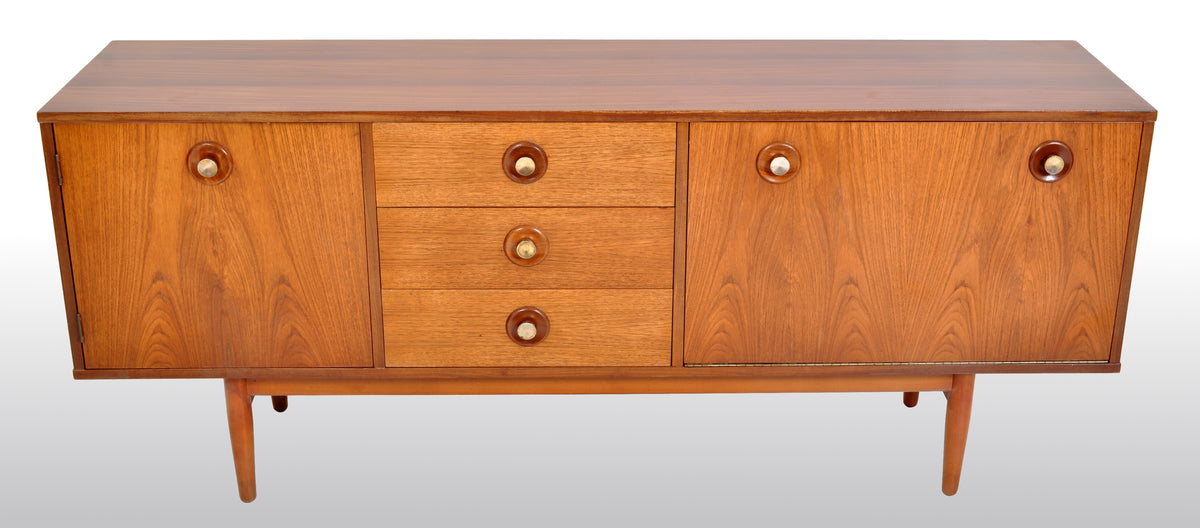Mid-Century Modern Danish Credenza / Sideboard in Teak, 1960s