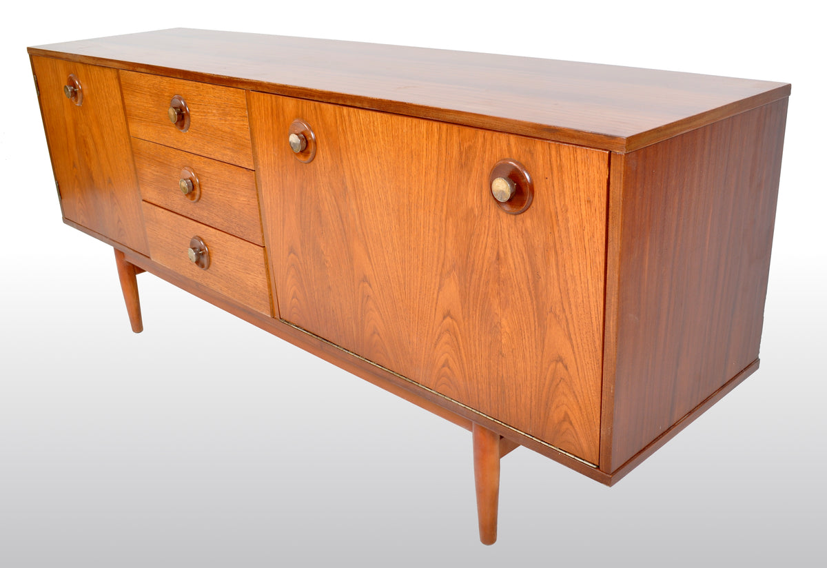 Mid-Century Modern Danish Credenza / Sideboard in Teak, 1960s