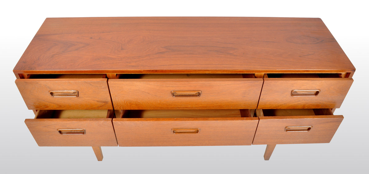 Mid-Century Modern Danish Teak Credenza / Dresser / Chest of Drawers, 1960s