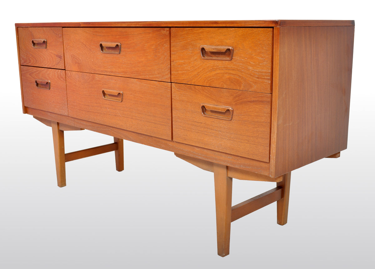 Mid-Century Modern Danish Teak Credenza / Dresser / Chest of Drawers, 1960s