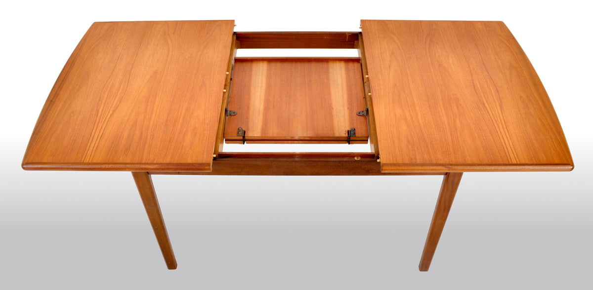 Mid-Century Modern Danish Teak 'Butterfly Leaf' Dining Table, 1960s