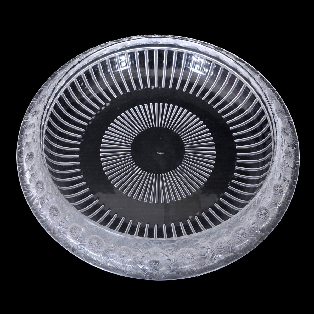 Antique French Art Deco Large Crystal Glass "Marguerites" Bowl by Lalique, 1930s