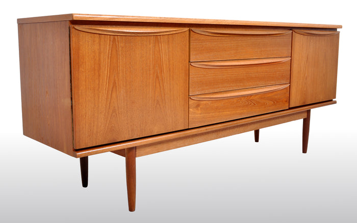 Mid-Century Modern Danish Credenza in Teak, 1960s