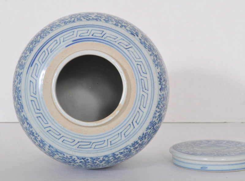 Antique Chinese Qing Dynasty Blue & White Porcelain Ginger Jar, Circa 1850