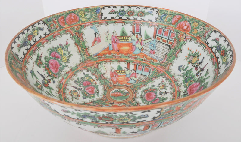 Antique Chinese Qing Dynasty Famille Rose/Rose Medallion Porcelain Bowl, Circa 1890