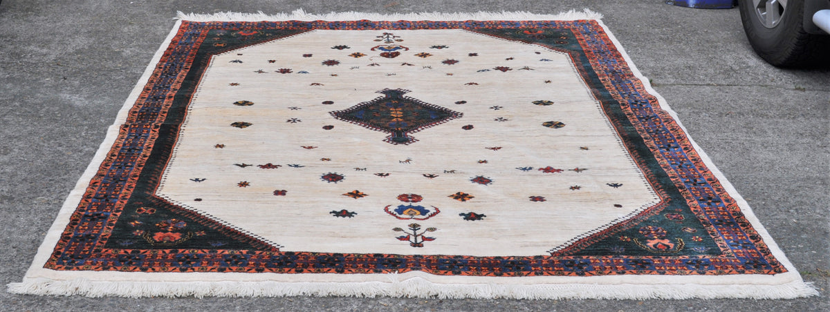 Tribal Persian Vegetable Dyed Qashqai Rug/Carpet