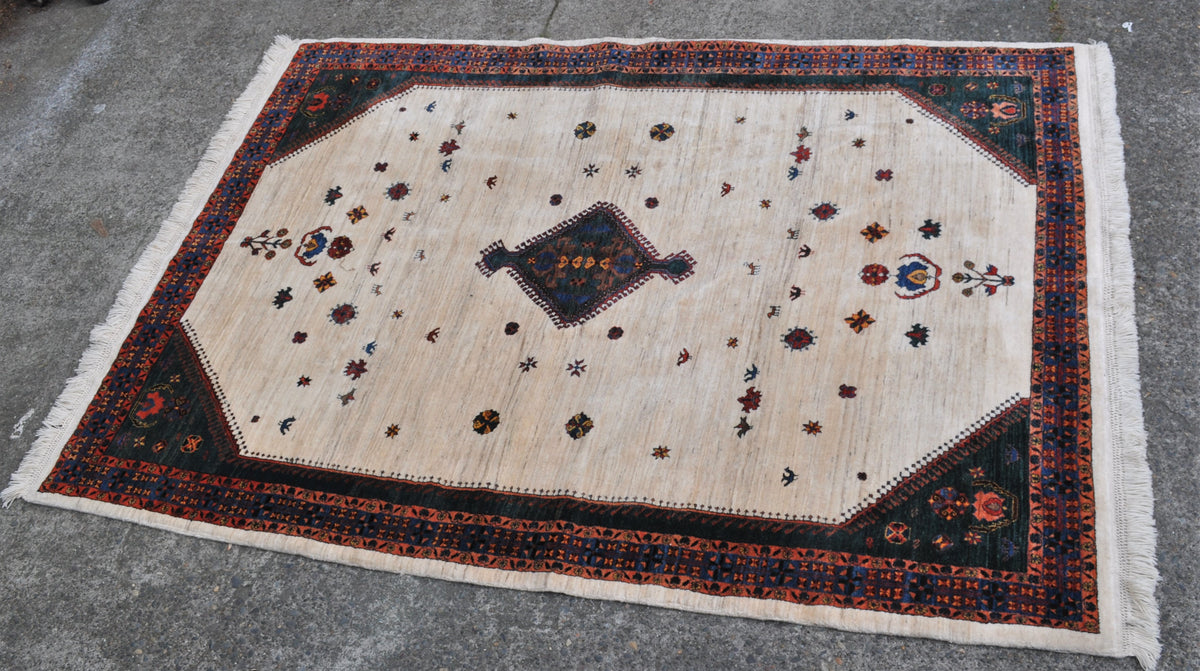 Tribal Persian Vegetable Dyed Qashqai Rug/Carpet