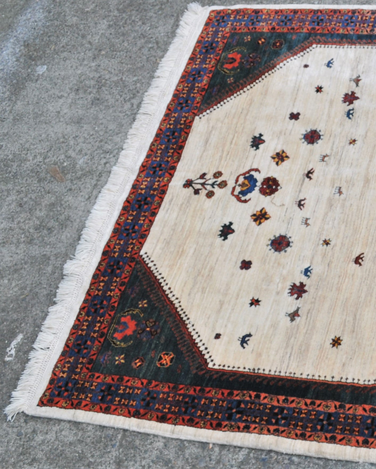 Tribal Persian Vegetable Dyed Qashqai Rug/Carpet