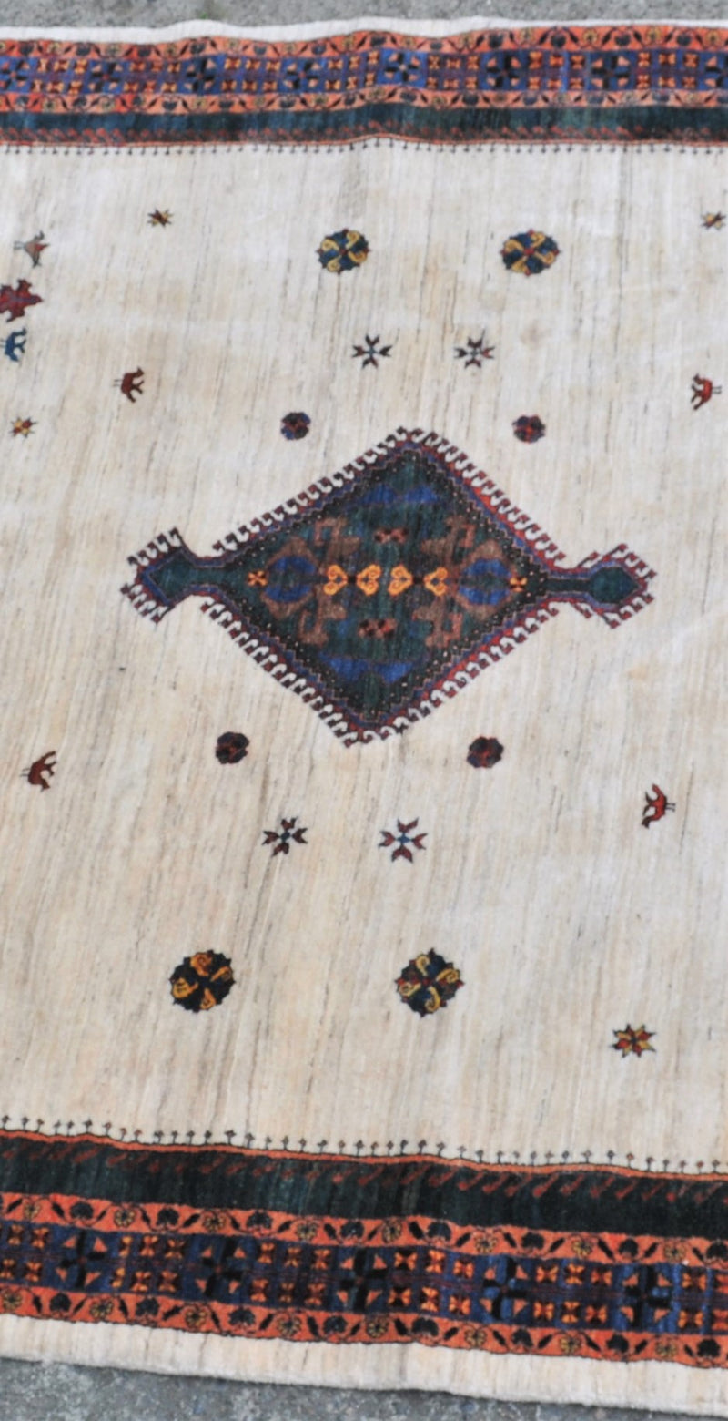 Tribal Persian Vegetable Dyed Qashqai Rug/Carpet