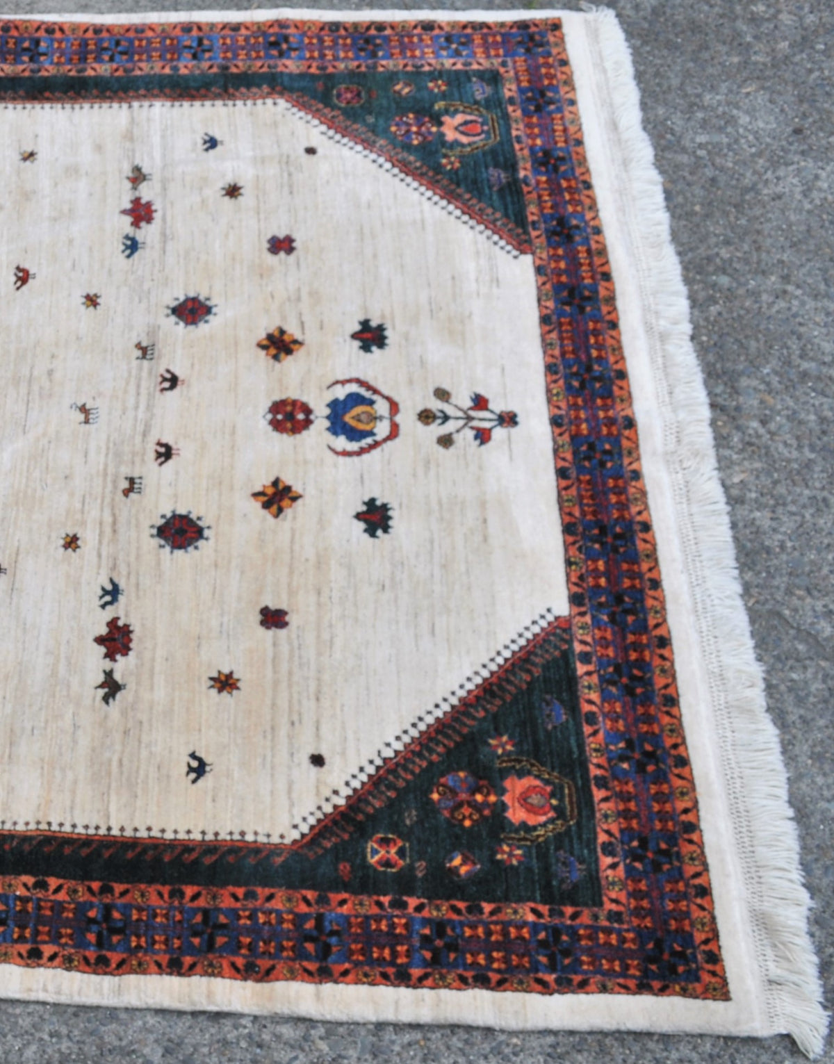 Tribal Persian Vegetable Dyed Qashqai Rug/Carpet