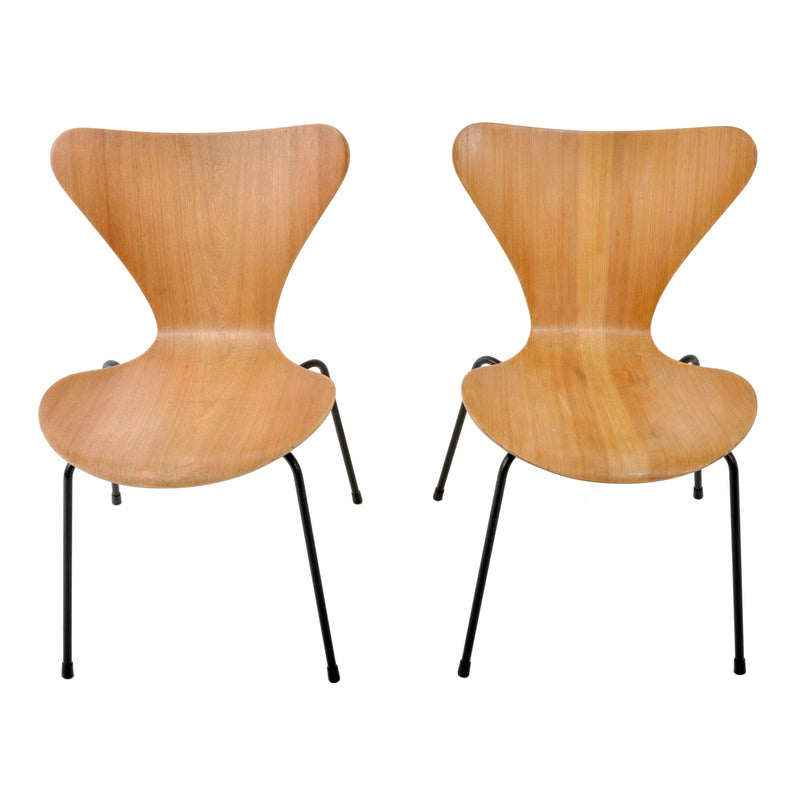 Pair of Original Mid-Century Modern Arne Jacobsen Fritz Hansen Series 7 Chairs, 1955