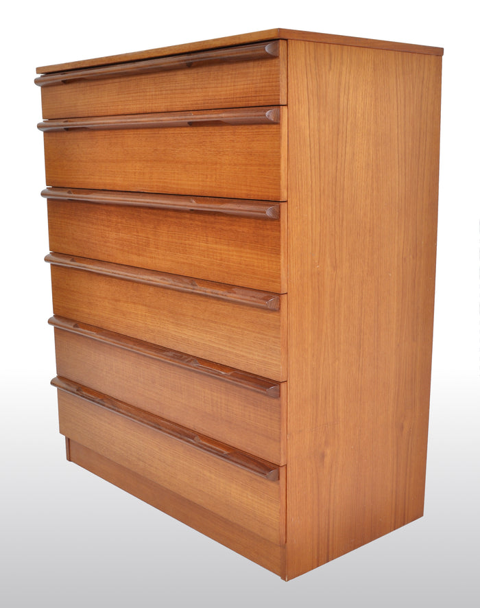 Mid-Century Modern Danish Chest of Drawers / Dresser in Teak, 1960s