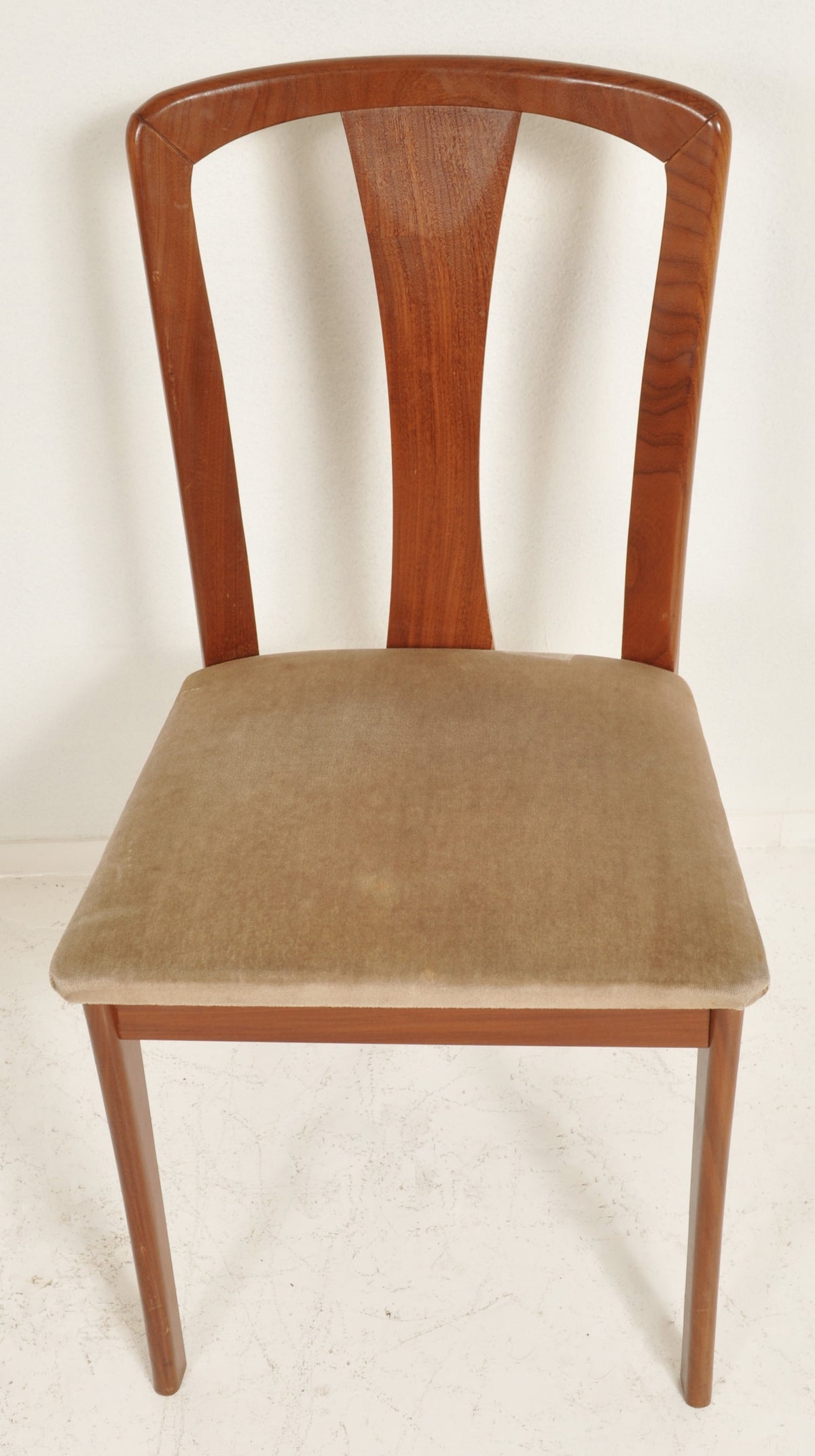 Set of 4 Mid-Century Modern Chairs
